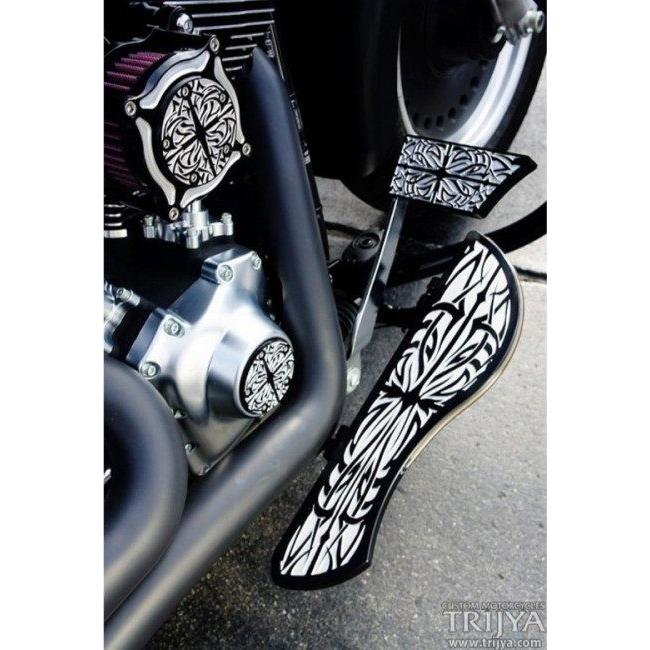 TRIJYA トライジャ フットボード Type02 フットボードカラー：ブラック / LEDカラー：ホワイト FLソフテイルモデル HARLEY-DAVIDSON ハーレーダビッドソン