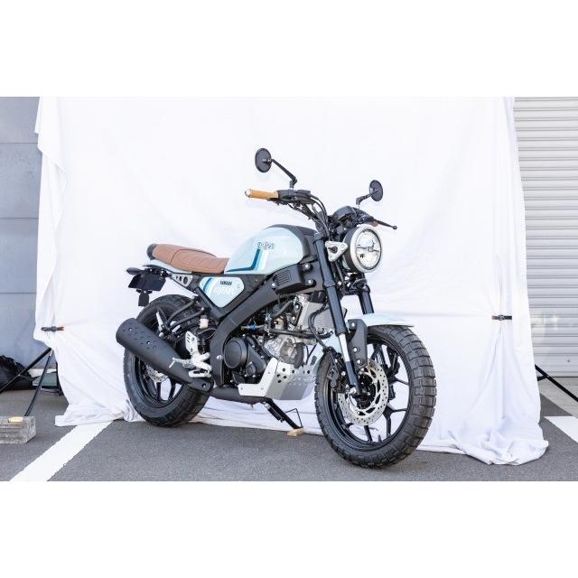 KIJIMA キジマ XSR125 XSR155用ヘッドライトリム シルバーカラー RE46J MTM125 BVF1 MTM155 BBS1 ...