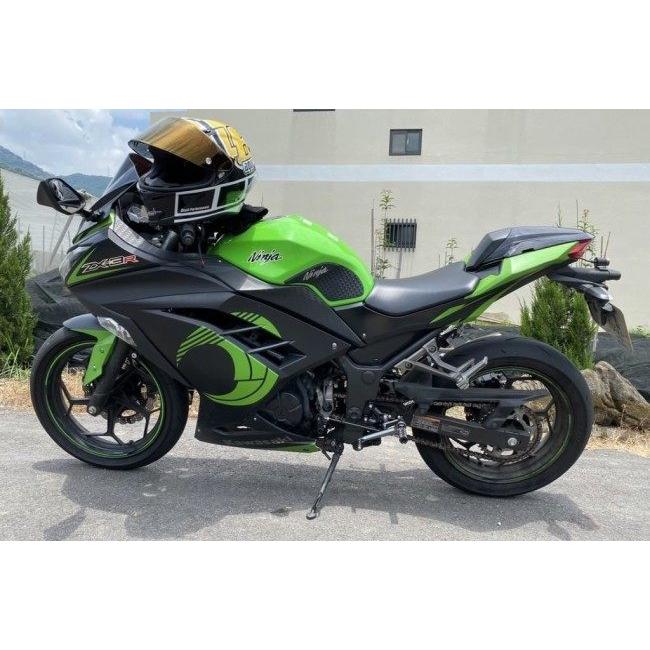 WIZH ウィズ BEV2 バックステップ NINJA300/250/Z300/Z250 ABS NINJA250 NINJA300 Z250 Z300 KAWASAKI カワサキ ステップ 足回りの画像