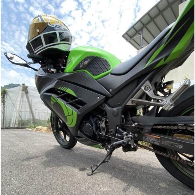 WIZH ウィズ BEV2 バックステップ NINJA300/250/Z300/Z250 ABS NINJA250 NINJA300 Z250 Z300 KAWASAKI カワサキ ステップ 足回りの画像