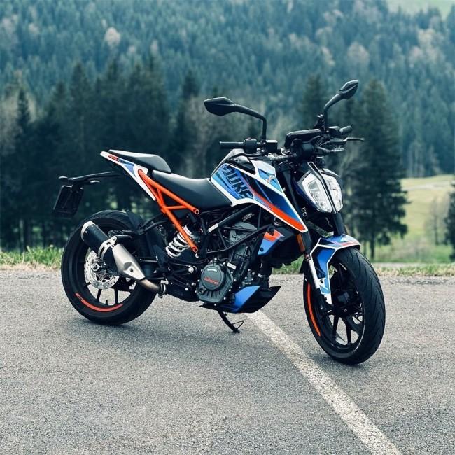 Bagoros Performance バゴロスパフォーマンス デカールフルキット THE BLADE カラー：ブルー DUKE 125 200 250 390 KTM グラフィックキット 外装の画像