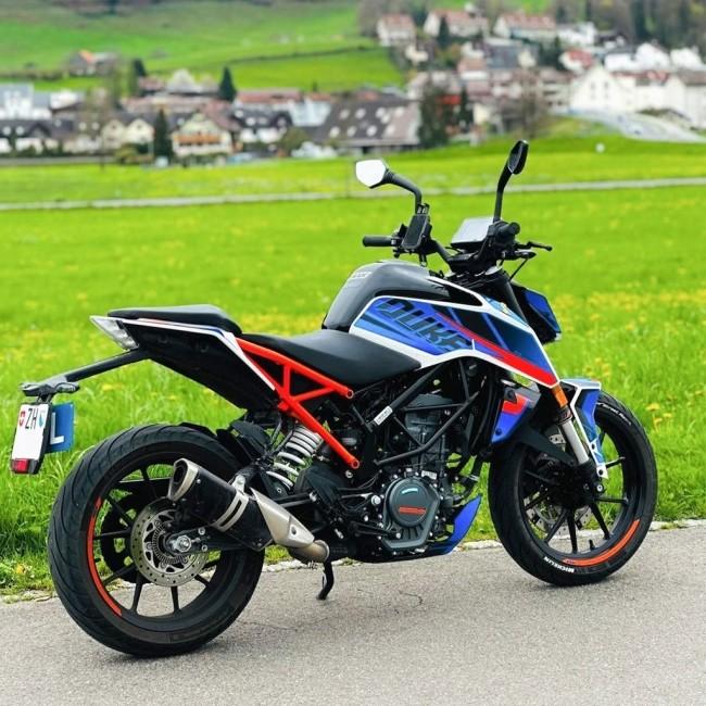 Bagoros Performance バゴロスパフォーマンス デカールフルキット THE BLADE カラー：ブルー DUKE 125 200 250 390 KTM グラフィックキット 外装の画像