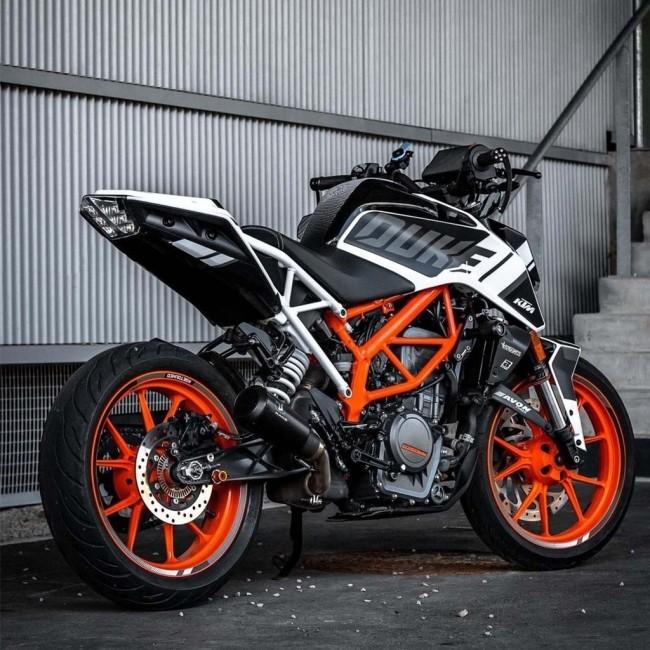 Bagoros Performance バゴロスパフォーマンス デカールフルキット THE RAVEN DUKE 125 200 250 390 KTM グラフィックキット 外装の画像