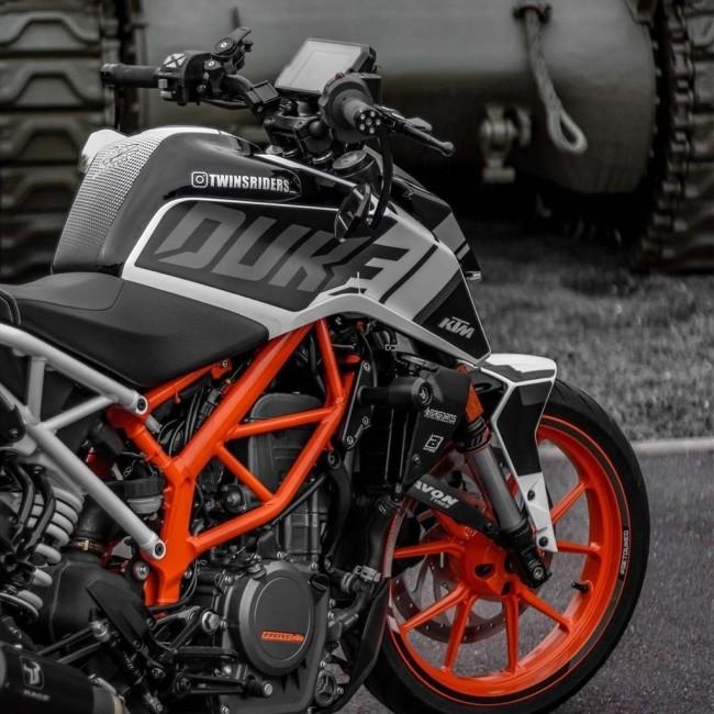 Bagoros Performance バゴロスパフォーマンス デカールフルキット THE RAVEN DUKE 125 200 250 390 KTM グラフィックキット 外装の画像