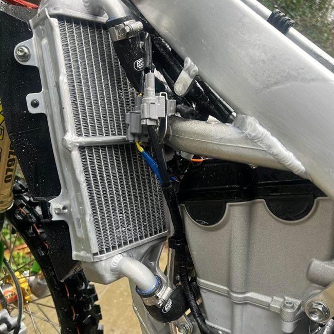 SAMCO SPORT サムコスポーツ クーラントホース(ラジエーターホース) カラー：ガンメタルグレー(限定色) KX450 KAWASAKI カワサキ ラジエーター 冷却関連の画像