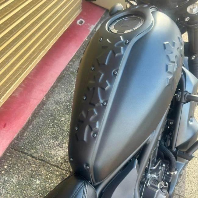 レブル250 タンクカバー クロム KOTANI MOTORS CROMEタンク KOTANI MOTORS コタニモータース クロムタンクカバー カラー：黒ゲル未