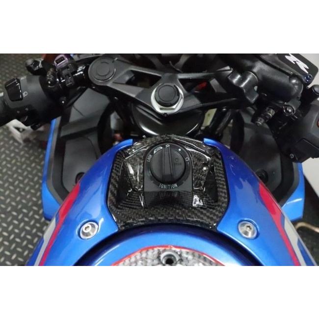 MOS モス カーボン製 イグニッションスイッチカバー GSX-R150 ハンドルスイッチ・スイッチボックス ハンドル周辺パーツ ハンドルの画像