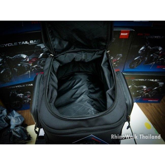 Rhinowalk:ライノウォーク 23L-35L Hard shell tail bag with expandable カラー：Carbon Black シートバッグ 車体用バッグ・ケースの画像