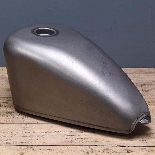 THUNDER MOTORCYCLES サンダーモーターサイクルズ 塗装用ガスタンク(鉄地) サンダー250 ガソリンタンク タンク関連 外装の画像