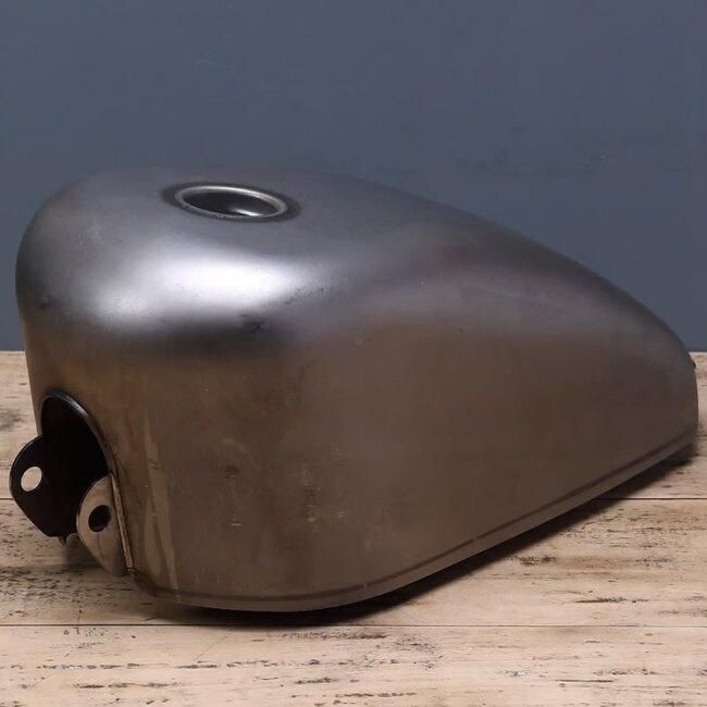 THUNDER MOTORCYCLES サンダーモーターサイクルズ 塗装用ガスタンク(鉄地) サンダー250 ガソリンタンク タンク関連 外装の画像