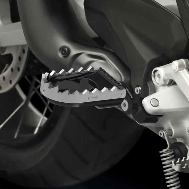 rizoma リゾマ Rizoma peg Eccentric mounting kit DesertX Discovery Rally Multistrada V2 S V4 1100 Sport Pikes Peak RS Grand Tour DUCATI ドゥカティの画像