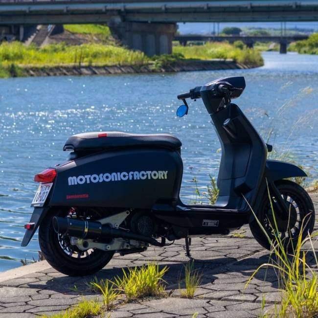 MOTOSONICFACTORY モトソニックファクトリー MSF フルエキゾーストマフラー カーボンブラック ランブレッタ V125スペシャル LAMBRETTA マフラー