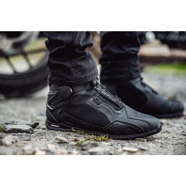 【26.5】IXON ライディングシューズ　ハイカット　防水　黒白 IXON バイク用ハイカットシューズ 26.5cm 42サイズ