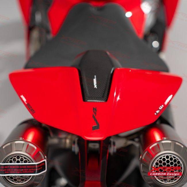 X-TOP エックストップ シングルシートセンターカバー PANIGALE V4S StreetFighter V4 DUCATI ドゥカティ シングルシートカウル シート関連 外装の画像