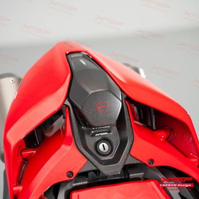 X-TOP エックストップ シングルシートセンターカバー PANIGALE V4S StreetFighter V4 DUCATI ドゥカティ シングルシートカウル シート関連 外装の画像