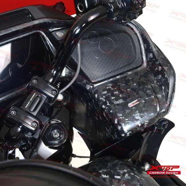 X-TOP エックストップ グローブボックスカバー タイプ：マットフォージドカーボン ROAD GLIDE 117 HARLEY-DAVIDSON ハーレーダビッドソン カウル関連 外装の画像