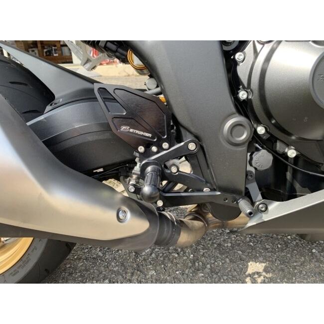 STRIKER（ストライカー） FORTIステップキット CB1000HORNET SP HONDA