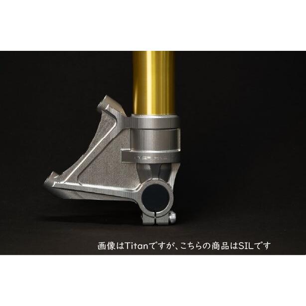 OVER オーヴァー フロントフォークボトム ラジアルマウント カラー：シルバーアルマイト仕上げ ZRX1200DAEG KAWASAKI カワサキ サスペンション 足回りの画像