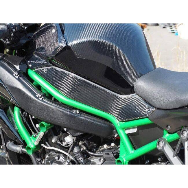 Magical Racing マジカルレーシング タンクサイドカバー MagiVeilセラミックコーティング：なし / タイプ：平織カーボン製 ZH2 KAWASAKI カワサキ カウル関連の画像