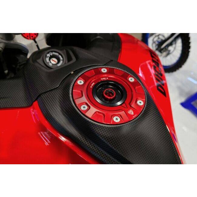 CNC Racing シーエヌシーレーシング Fuel tank cap - Fast Key plug カラー：ブラック／レッド ガソリンタンクキャップ タンク関連 外装 | CNC RACING | 02
