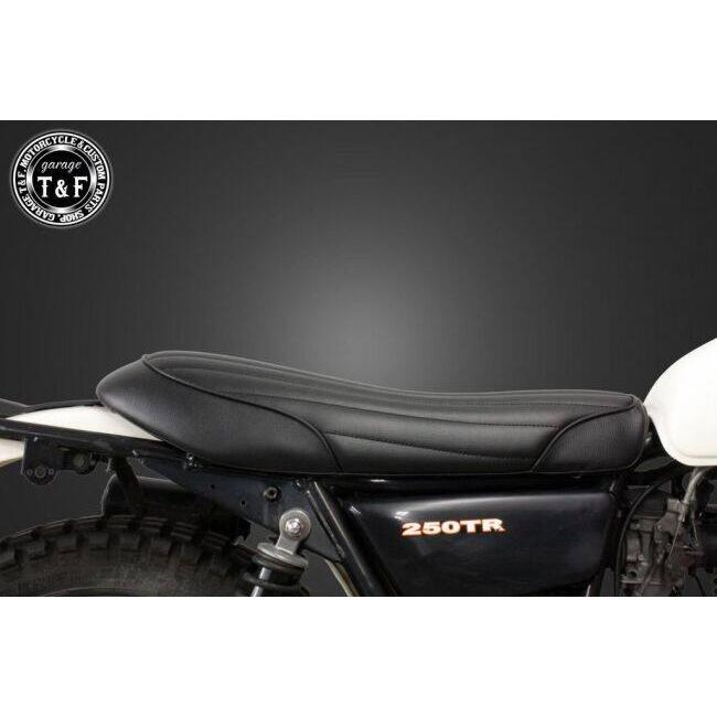 Garage T&F ガレージ フラットシートパイピングタイプ 表皮：バーチカル 250TR KAWASAKI カワサキ シート シート関連 外装 | Garage T＆F | 01