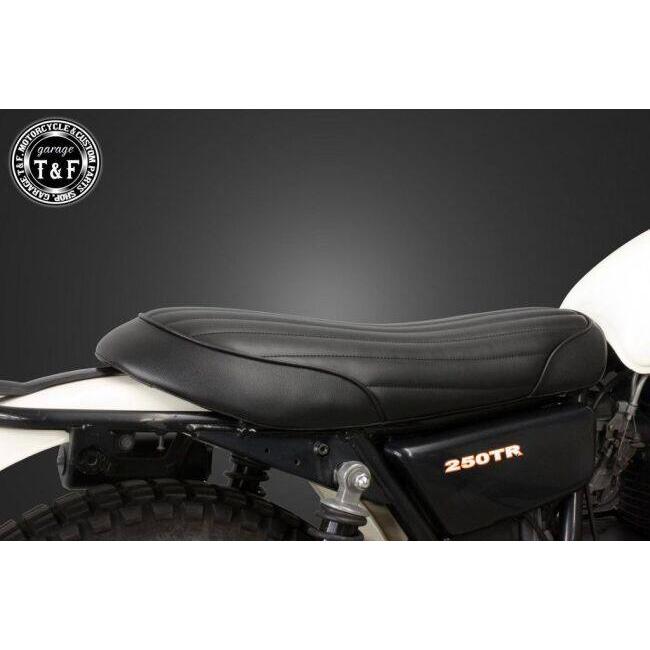 Garage T&F ガレージ フラットシートパイピングタイプ 表皮：バーチカル 250TR KAWASAKI カワサキ シート シート関連 外装 | Garage T＆F | 02