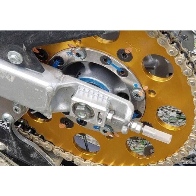OUTEX アウテックス チェーンアジャスター カラー：クリア CRF100F CRF125F XR100 HONDA ホンダ アクスルブロック・チェーンアジャスター 足回り | OUTEX | 02