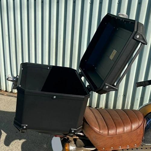 バイク用 リアボックス RX-45 軽量 大容量 45L 防水 バイクボックス ハードケース ハードタイプ 取り付けベース付き 簡単取付 配達 ツーリング キャンプ |  | 18