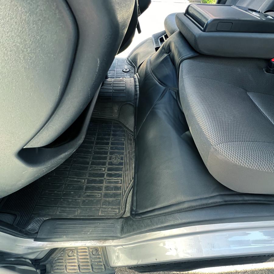 200系ハイエース 4型後期〜現行ディーゼル車 標準 スーパーGL デッキカバー 分割式フラップ付フルカバー 断熱 傷防止 汚れ防止 メンテナンスホール対応 WeCar | トヨタ | 04