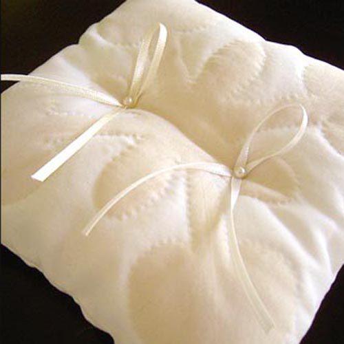 リングピロー 完成品　ハワイアンキルト　アンスリウム　ホワイト　結婚式 ウェディング |  | 01