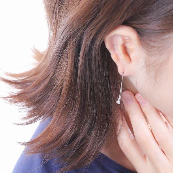 ダイヤモンド ピアス 一粒 プラチナ 0.3カラット レディース アメリカンピアス 50代 40代 シンプル 普段使い 記念日 誕生日 プレゼントの画像