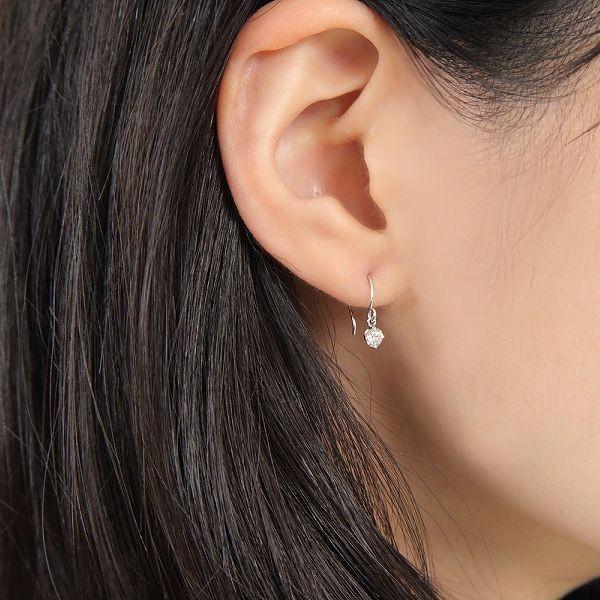 天然ダイヤモンド　ピアス　0.3カラット　一個売り DAIYA（ゴルフ用品、日用品） ダイヤモンド ピアス 一粒 K18 0.3