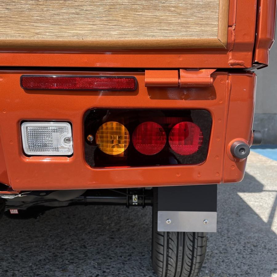 値下げ！本物自衛隊車両のブラックテールライト一式です！ジャンク品！！ 値下げ！本物自衛隊車両のブラックテールライト一式です！ジャンク品