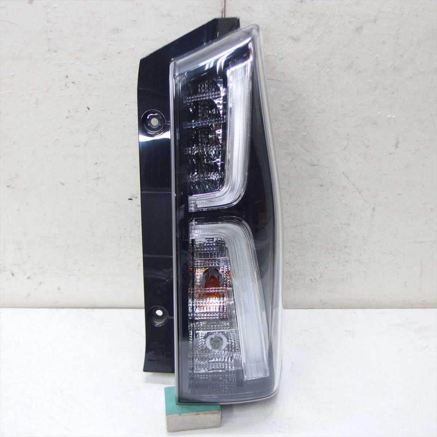 送料無料 令和3年 タント LA650S テールランプ ライト 右 R 中古 即決