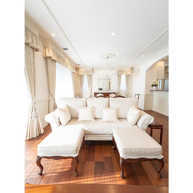 クラシックスタイル ベージュソファ　アンティーク調　セール中 クラシックスタイル ベージュソファ アンティーク調 セール中