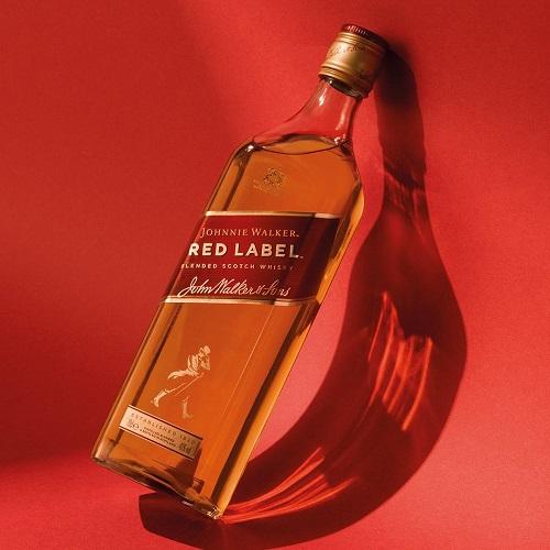 ジョニーウォーカー（JOHNNIE WALKER） 赤ラベル 700ml 40度【正規品