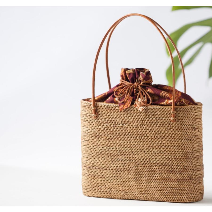 ナルミニさんのアタバッグ　トートタイプ　植物のツル　アタ　バリ島で作られた　希少なバッグ　トートタイプ　お出かけ・お買い物