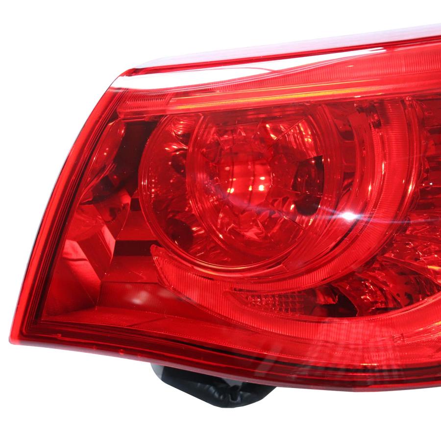 【並行輸入品】TBVECHI リア助手席側テールライト 2014 2017 Infiniti Q50 Q50s対応 アウター右クリアレンズテールの画像