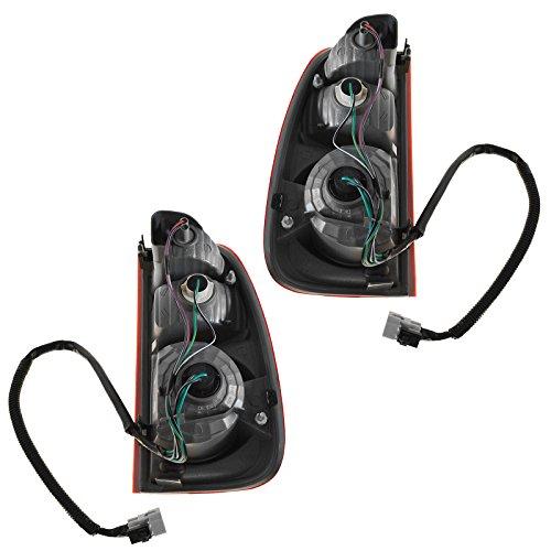 【並行輸入品】 TRQ Driver \u0026 Passenger Side Rear Tail Lights Set Compatible withの画像