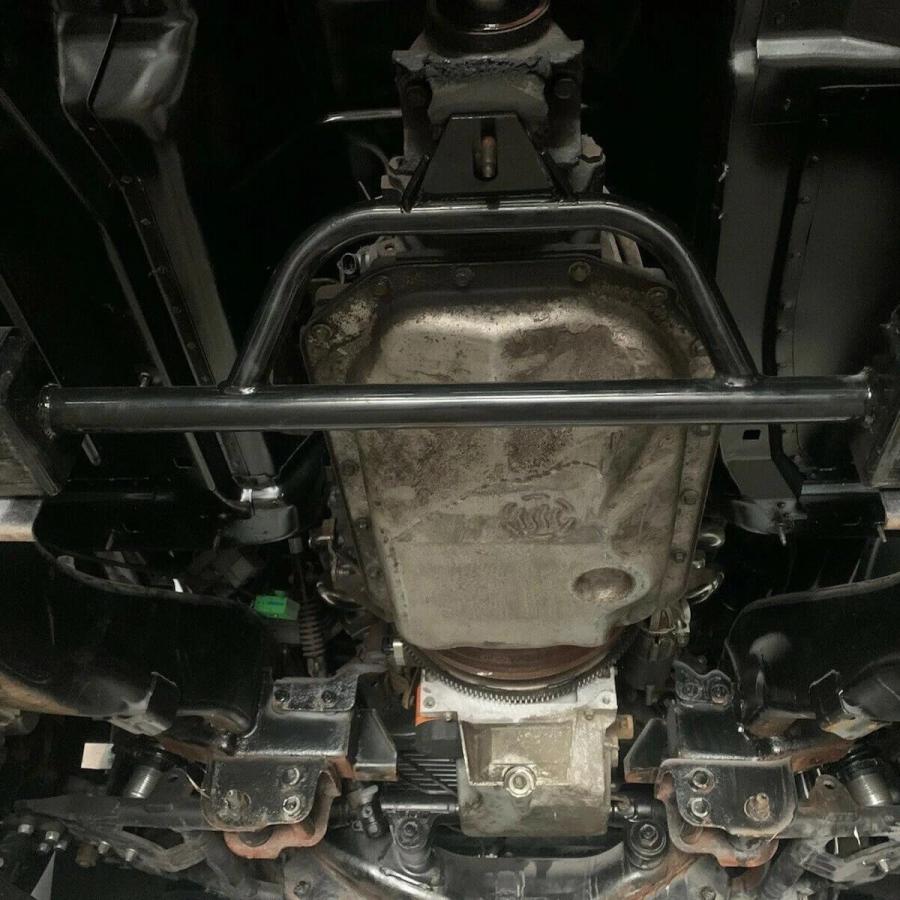 【並行輸入品】 4L60E to 4L80E Conversion Crossmember for Silverado \u0026 Sierra 00の画像