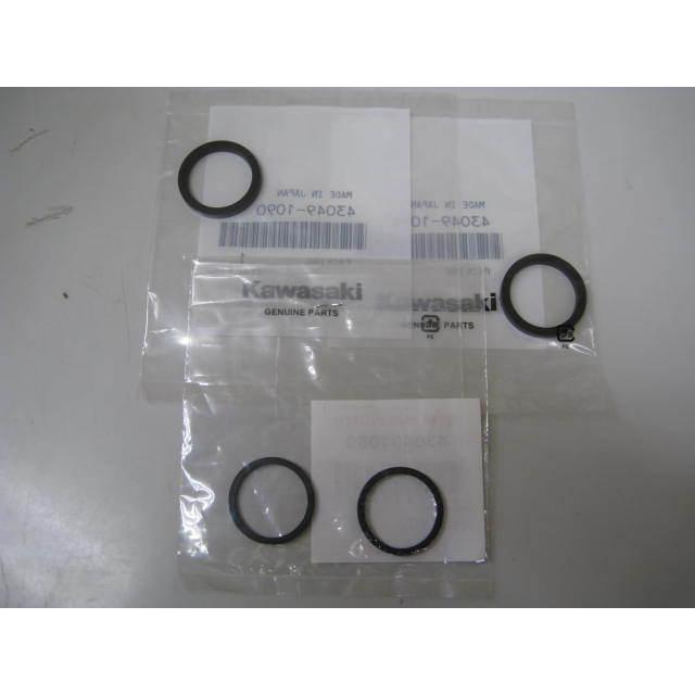送料無料★新品★ＫＲ−１★ＫＲ−１Ｒ／１Ｓ(ＫＲ２５０)★純正リヤキャリパーシール |  | 01