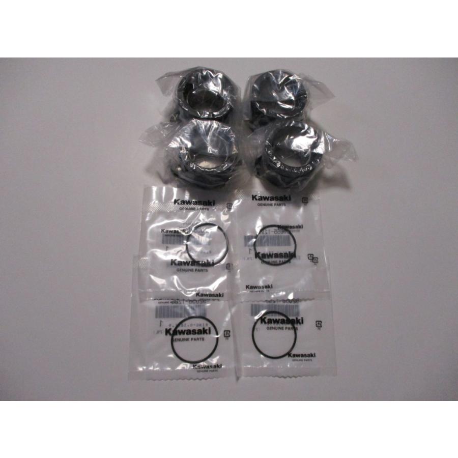 新品☆ゼファー1100（ZR1100）☆純正インシュレーター