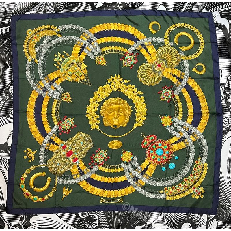 HERMES 中古 エルメス スカーフ 90 カレ KOSMIMA 宇宙 緑 HERMES 中古 エルメス スカーフ 90 カレ KOSMIMA 宇宙 緑