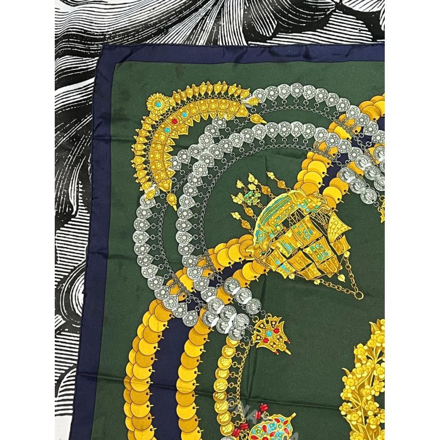 HERMES 中古 エルメス スカーフ 90 カレ KOSMIMA 宇宙 緑 HERMES 中古 エルメス スカーフ 90 カレ KOSMIMA 宇宙 緑