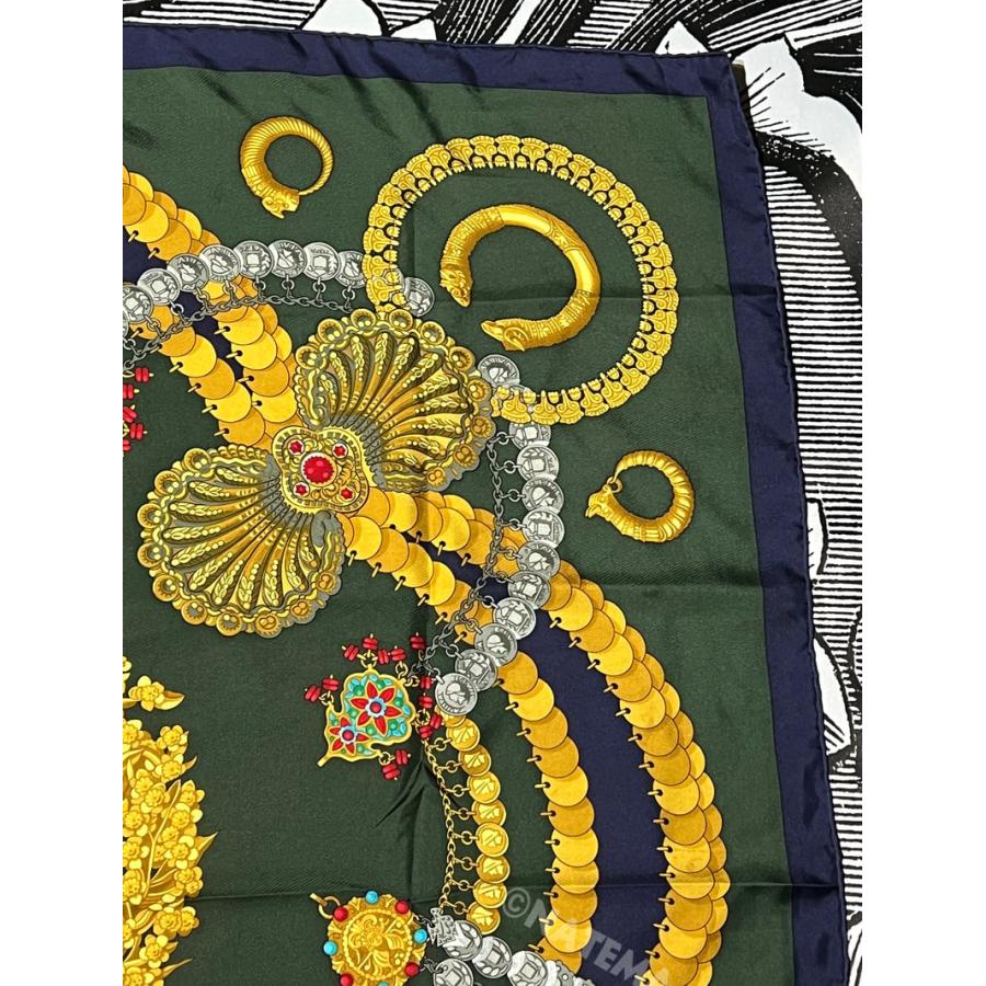HERMES 中古 エルメス スカーフ 90 カレ KOSMIMA 宇宙 緑 HERMES 中古 エルメス スカーフ 90 カレ KOSMIMA 宇宙 緑
