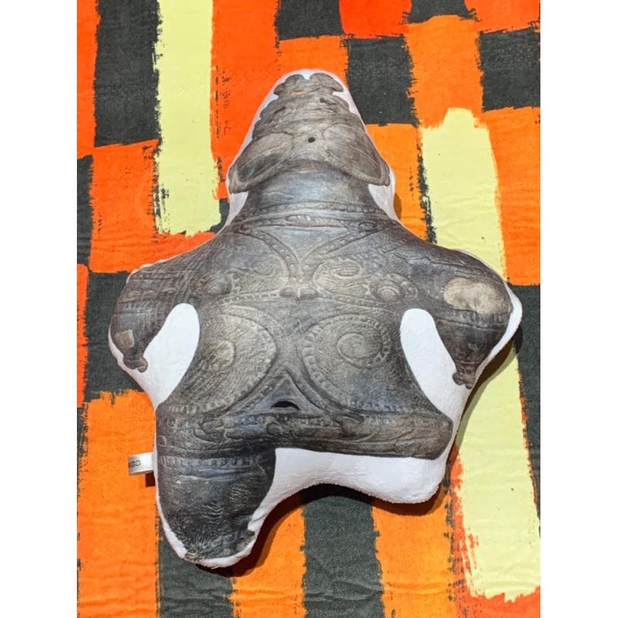 遮光器土偶 クッション 40cm 縄文 土偶 抱き枕 枕 ピロー グッズ
