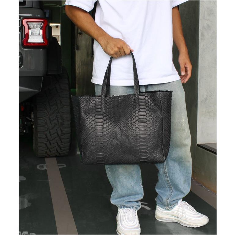 【早い者勝ち】 送料無料 パイソン トートバッグ バッグ 本革 ショルダーバッグ メ蛇革 ダイヤモンドパイソン マット仕上 旅行 大容量 A4 ブラック/レッド(ID tb577) 【1613586890】(59000円)