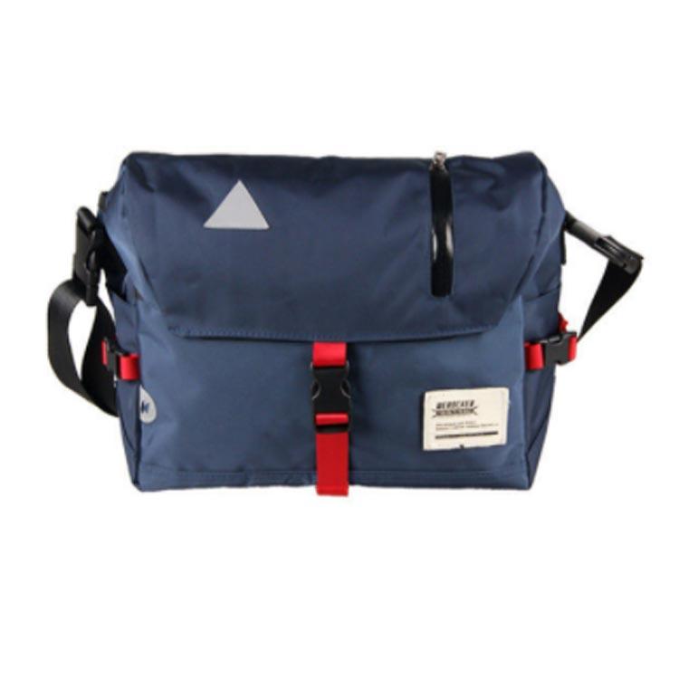 メッセンジャーバッグ 大容量 ショルダーバッグ カバン メンズ レディース ボディーバッグ ワンショルダー 斜めがけ 肩掛け バッグ 防水 軽量 ファ |  | 17