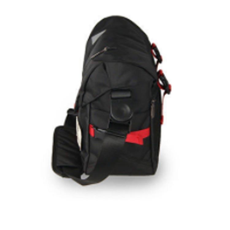 メッセンジャーバッグ 大容量 ショルダーバッグ カバン メンズ レディース ボディーバッグ ワンショルダー 斜めがけ 肩掛け バッグ 防水 軽量 ファ |  | 18