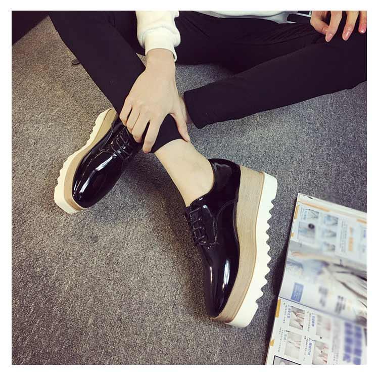 【極美品】プラダ 厚底 ウェッジソール ビジュ 装飾 レースアップ シューズ 靴 極美品】プラダ 厚底 ウェッジソール ビジュ 装飾 レースアップ